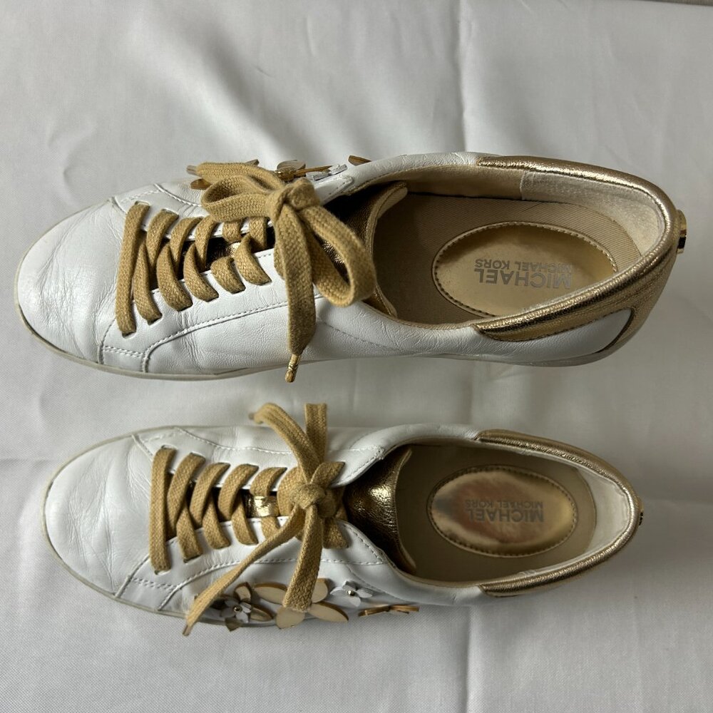 MICHAEL KORS Sz 9.5 Lola White Leather with Gold Accents and Flowers Sneakers - Picture 2 of 9